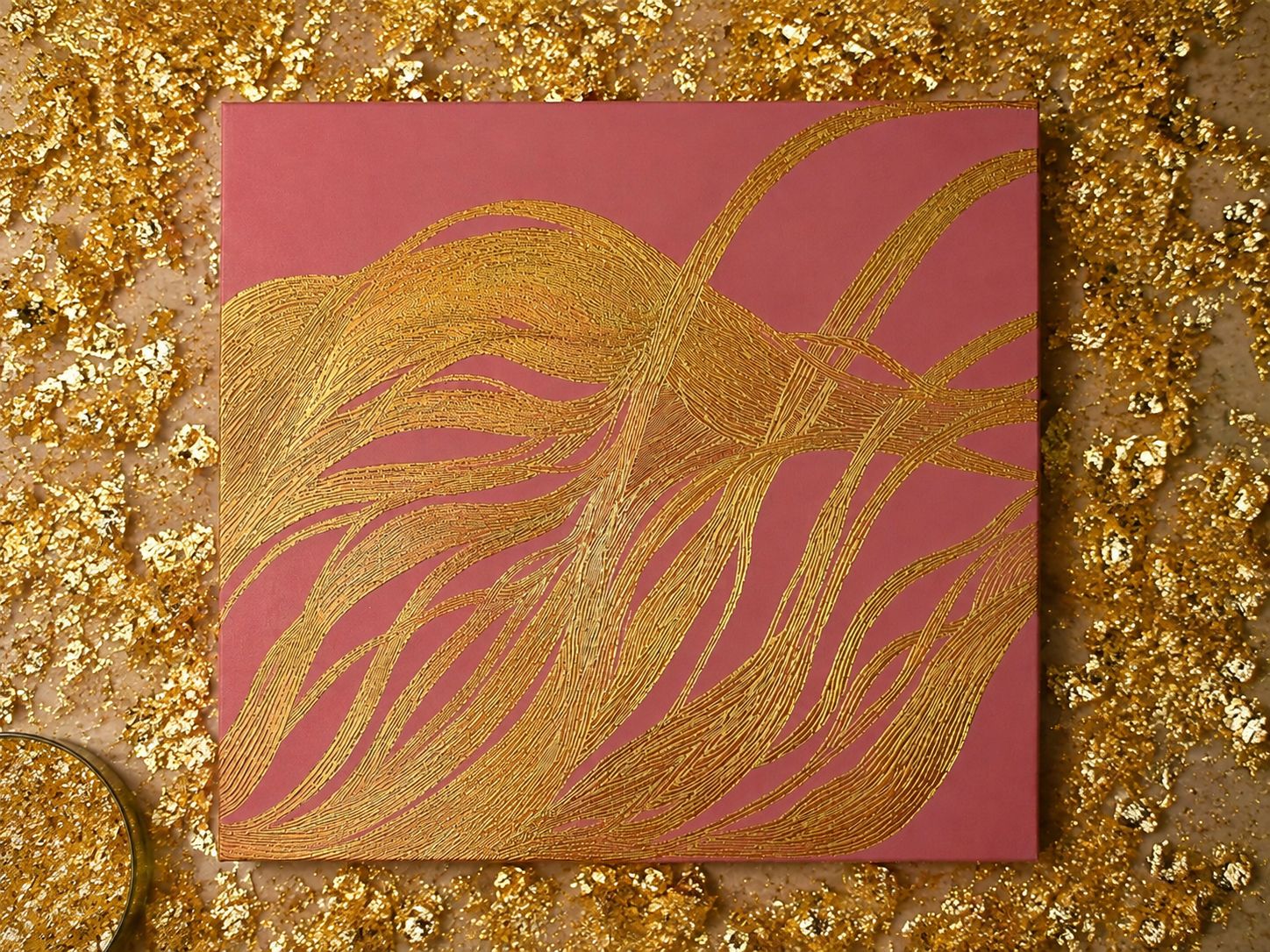 Rosa corajoso I — pintura abstrata em rosa com fluxos dourados